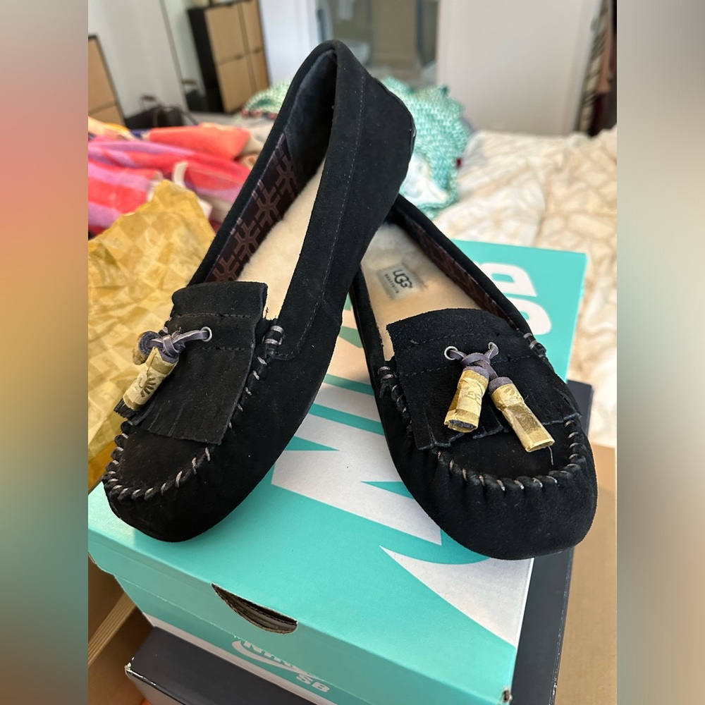UGG loafers Lizzy Black size 10